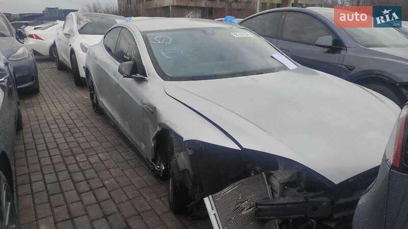 Ліфтбек Tesla Model S 2014 в Бориславі