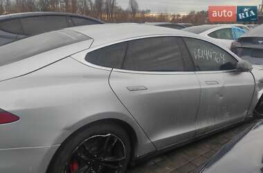 Лифтбек Tesla Model S 2014 в 
