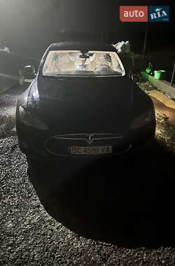 Лифтбек Tesla Model S 2014 в Львове