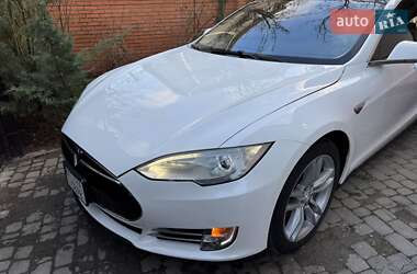 Ліфтбек Tesla Model S 2014 в Дніпрі