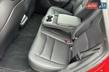 Ліфтбек Tesla Model S 2024 в 