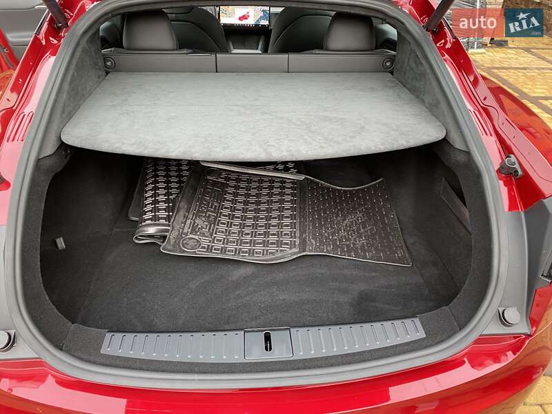 Лифтбек Tesla Model S 2024 в Киеве