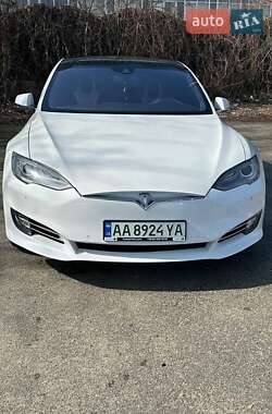 Tesla Model S 2014