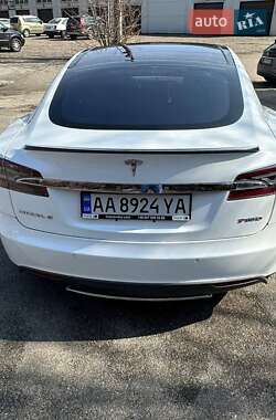 Ліфтбек Tesla Model S 2014 в Львові