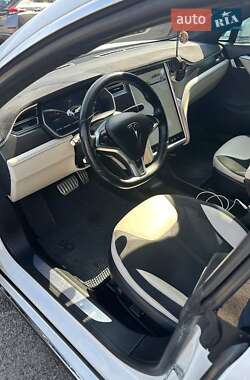 Ліфтбек Tesla Model S 2014 в Львові