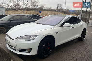 Tesla Model S 2014