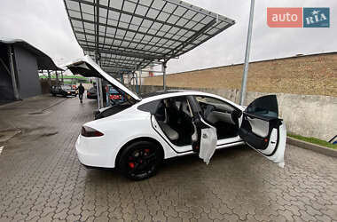 Ліфтбек Tesla Model S 2014 в Києві