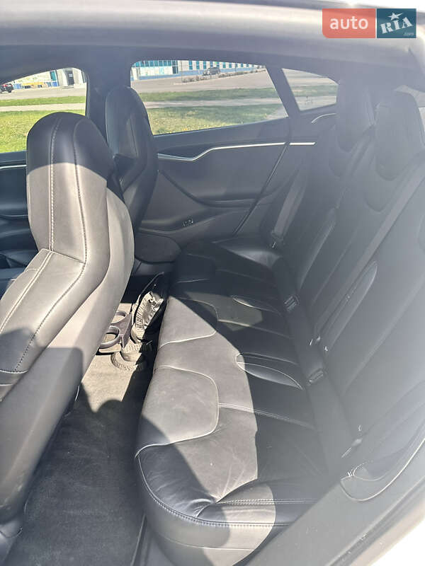 Лифтбек Tesla Model S 2016 в Кривом Роге фото 12 Лифтбек Tesla Model S 2016 в Кривом Роге