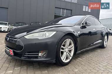 Ліфтбек Tesla Model S 2015 в Львові