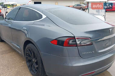 Лифтбек Tesla Model S 2014 в Львове