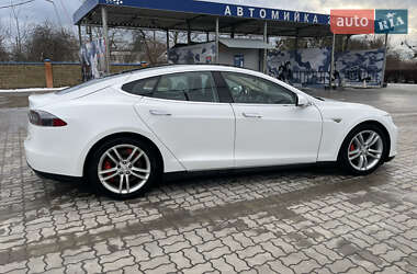 Лифтбек Tesla Model S 2015 в 
