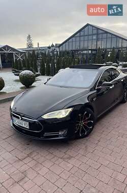 Ліфтбек Tesla Model S 2015 в Стрию