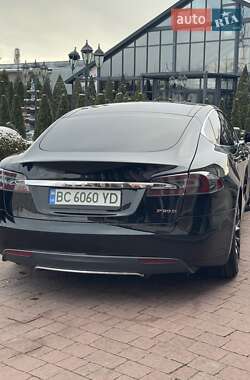 Ліфтбек Tesla Model S 2015 в Стрию