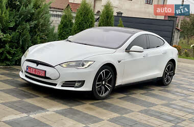 Tesla Model S 2014