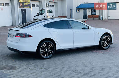 Лифтбек Tesla Model S 2014 в Ровно