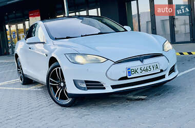 Лифтбек Tesla Model S 2014 в Ровно