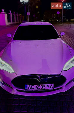 Tesla Model S 2014