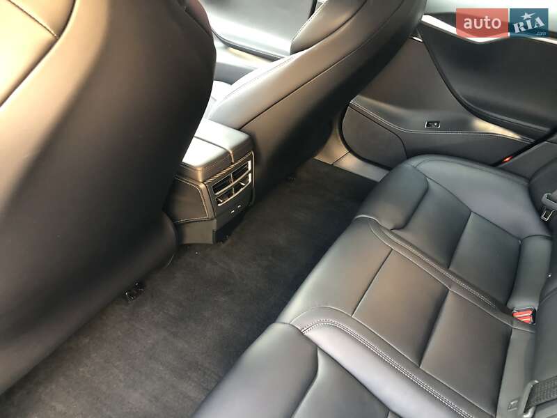 Лифтбек Tesla Model S 2018 в Одессе