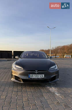 Лифтбек Tesla Model S 2016 в 