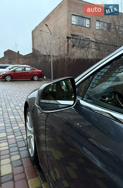 Лифтбек Tesla Model S 2016 в 