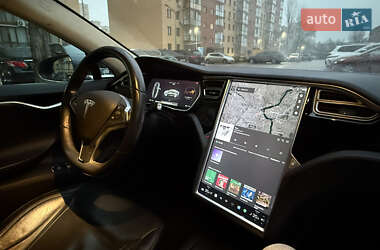 Лифтбек Tesla Model S 2016 в 