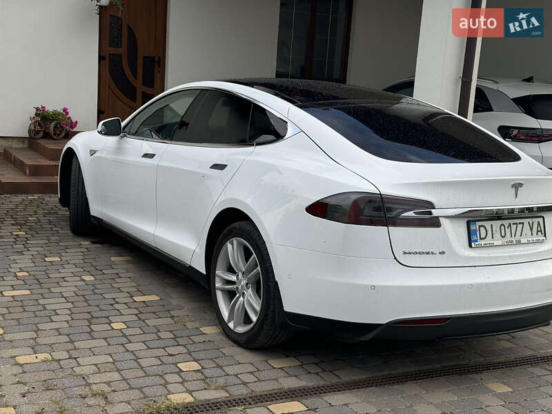 Лифтбек Tesla Model S 2016 в Софиевской Борщаговке