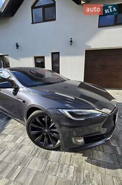 Tesla Model S 2016