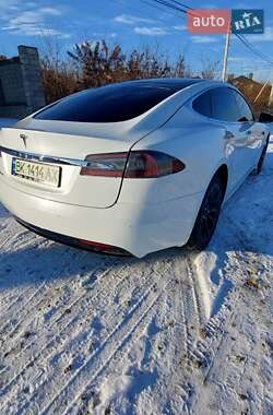 Лифтбек Tesla Model S 2018 в 