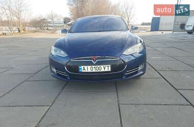 Tesla Model S 2015