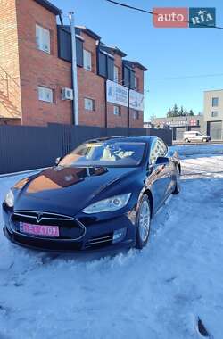 Tesla Model S 2015