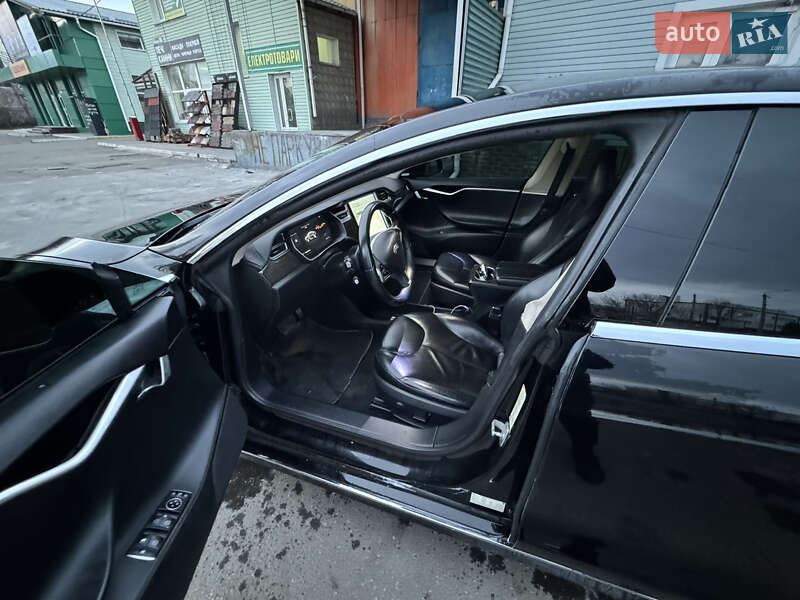 Ліфтбек Tesla Model S 2014 в Миколаєві