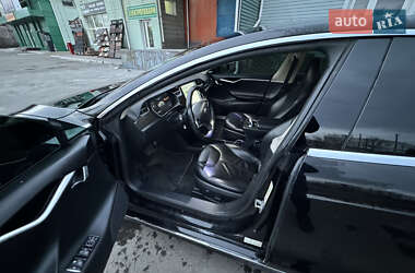 Ліфтбек Tesla Model S 2014 в 