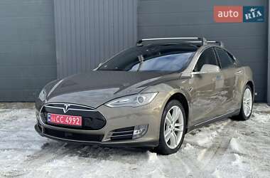 Ліфтбек Tesla Model S 2015 в Трускавці