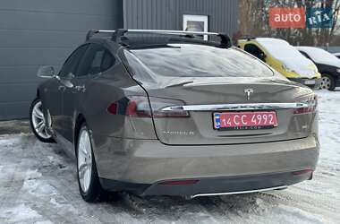 Ліфтбек Tesla Model S 2015 в Трускавці