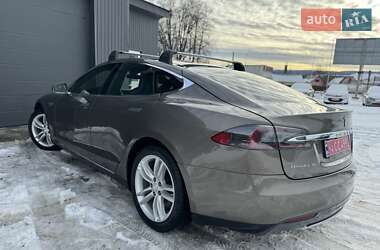 Ліфтбек Tesla Model S 2015 в Трускавці