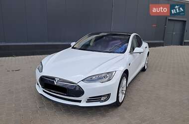 Tesla Model S 2014