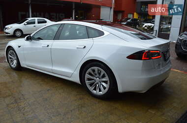 Лифтбек Tesla Model S 2018 в Львове