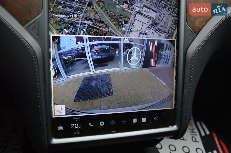 Лифтбек Tesla Model S 2018 в Львове