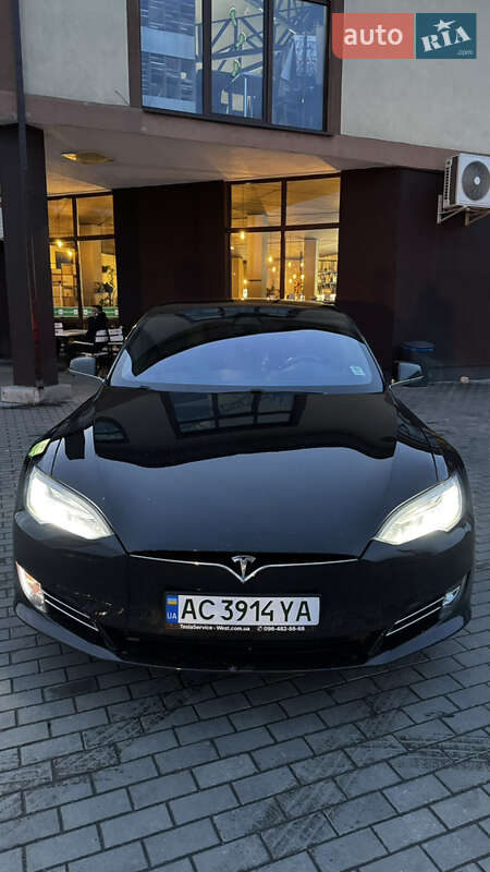 Ліфтбек Tesla Model S 2018 в Горохові