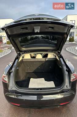 Лифтбек Tesla Model S 2018 в 
