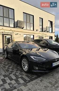 Лифтбек Tesla Model S 2018 в 