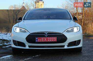 Лифтбек Tesla Model S 2016 в Львове