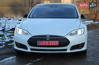 Лифтбек Tesla Model S 2016 в Львове