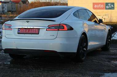 Лифтбек Tesla Model S 2016 в Львове