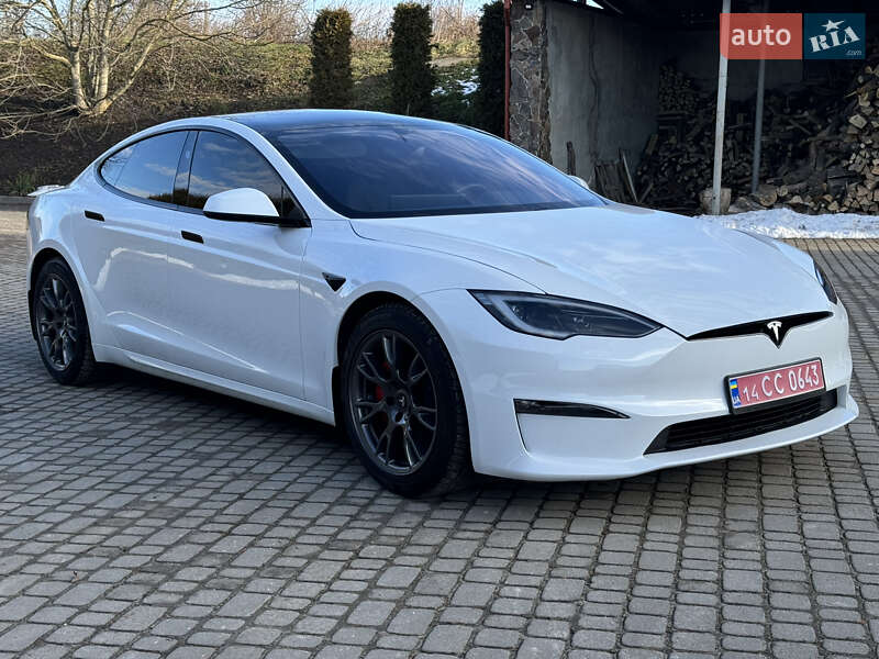 Лифтбек Tesla Model S 2023 в Львове