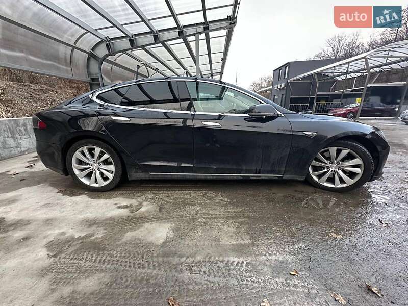 Ліфтбек Tesla Model S 2015 в Києві