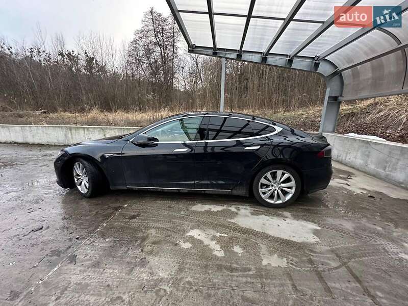 Ліфтбек Tesla Model S 2015 в Києві