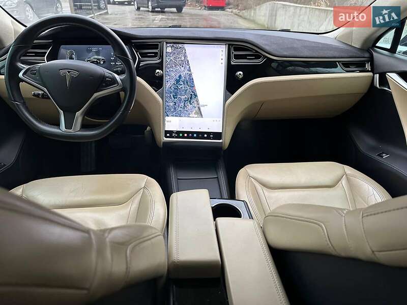Ліфтбек Tesla Model S 2015 в Києві