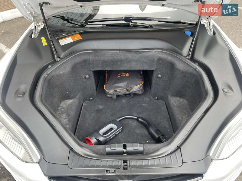 Ліфтбек Tesla Model S 2012 в Одесі