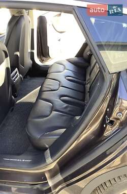 Лифтбек Tesla Model S 2013 в 